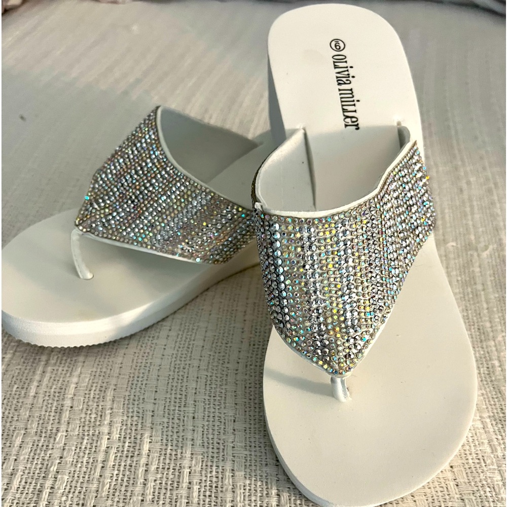 Olivia Miller White Rhinestone Wedge Toe Thong Sparkle Sandals  Size 9 NWOT
